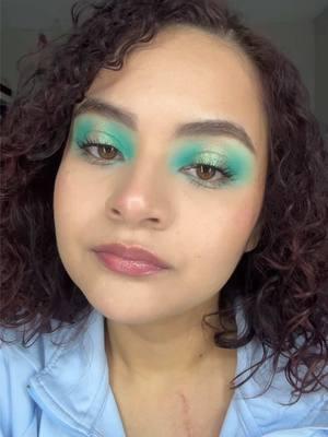 Spin the wheel chooses my eyeshadow 💙💚 #spinthewheelchallenge #spinthewheelmakeup #spinwheel #minteyeshadow #blueeyeshadow #bluemakeup #arlethk @Juvia’s Place @bellabeautebar 