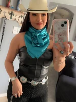 #cowgirls #turquoise #westernfashion #anniversaryoutfit #fyp #feelingmyself #countrymusic #specialnight #memorablemoments #fypシ゚viral #followme #cowgirlsoftiktok⚡️ #outlaws 