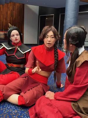 WHO? (Azula: @Exie Mai: @ruby ❄️) #tylee #atla #azula #mai #tyleecosplay #atlacosplay #maicosplay #azulacosplay 