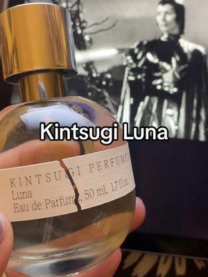 Midnight stinks, episode 547: Kintsugi Luna. #midnightstinks #perfumetiktok #gourmands #gourmandfragrance #bmovie #nicheperfume #perfumetok #perfumereview #kintsugi #devilgirlfrommars 