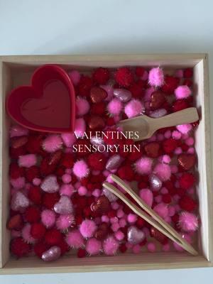 Fun little Valentine’s Day Sensory Bin for my toddler! 💕 #sensorybin #ValentinesDay #valentinesdayactivities #preschoolactivities #toddleractivities #sensoryplay 