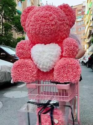 Flower bear, so big!#ValentinesDay #giftideas #foreverlove #flowerbear 