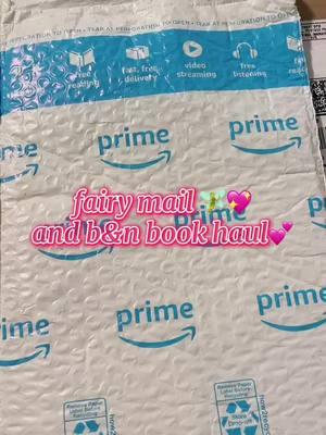 it was like another christmas 🥺💕 i love each and every single one of you girlies! yall really make a girl feel so special #BookTok #booktoker #booktokfyp #bookromance #romancebooktok #darkromance #bookfairymail #barnesandnoble 