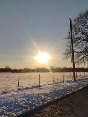 #arkansas #snowdays #havingfun #fun #staytuned #happy #beautiful #smile #taken❤️ #nature #naturelover #sky #naturephotography #natureshots #natureaddict #nature_good #lovenature #earth 