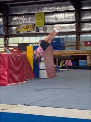 #level8floorroutine #practice #fyp #foryou #foryoupage #level8 #gymnastique #gymnastique #GymnasticsLife #GymnasticsSkills #optionalsgymnast #optionalsgymnast #level8gymnast 