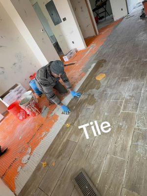 Finished the tile upstairs at our house that had the fire 🔥  . . @Mad  . . #tile #tiles #tiledesign #tiledfloor #tileinstallation #tilework #tilework #tilefloor #schluter #thinset #fyp #DIY #homeimprovement #homerenovation #construccion #construction #realestate #construcción #flooring 