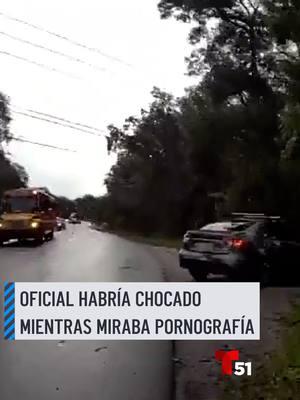 Un oficial de Florida chocó mientras miraba material pornográfico, según las autoridades. El oficial, identificado como Macomber, confirmó que un vehículo delante de él estaba detenido por un autobús escolar con luces intermitentes cuando ocurrió el accidente. Macomber aseguró que se encontraba mirando mensajes de texto de un grupo de compañeros de trabajo. Pero una investigación interna por oficiales del condado Lake arrojó que, al revisar las cámaras corporales del agente, identificaron que este se encontraba mirando fotografías. El oficial tampoco llevaba el cinturón de seguridad, añade el reporte. #lakecounty #florida #choque