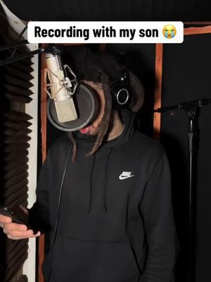 These are the best recording sessions 🤞🏽 #recording #recordingsession #recordingartist #artist #indieartist #vocals #rappers #lyrics #rapping #fypシ #rapmusic #mic #rythm #mc 