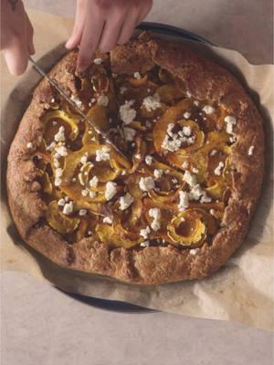 The art of the perfect galette slice🫶 For more Feel Good Food, check out @Food52 ‘s YT page! #galette #food52 #Recipe #slice #cooking #cookingtime #cookingathome #chef #squash #seasonalfood #seasonal  #feelgoodfood 