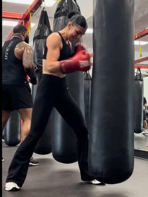 My favorite comment when I tell people I box is “omg I would of never guessed that” 💅🏽💅🏽 #boxing #femaleboxing #boxers #fitnessmotivation #mma #GymTok 