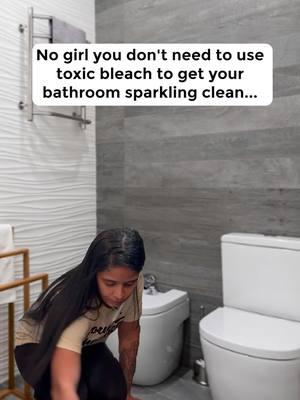 No girl you don't need to use toxic bleach to get your bathroom sparkling clean… 🧽 Want to make non-toxic swaps in your household? Follow for more! #nontox #nontoxic #nontoxicliving #nontoxichome #nontoxicproducts #nontoxiclifestyle #nontoxicmama #holistichealth #holisticrn #nontoxicswaps #holistichealing #holisticwellness #holisticlifestyle #homeopathy #homeopathicmedicine #holisticremedies #cleanproducts #cleanliving #holisticeducation #toxicfree