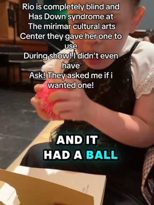 @MiramarCultural gave Rio a sensory bag to use during show and i didn’t even have to ask for it they asked me if i wanted one! #blind #downsyndrome #sensorybag  thumbs up for them! 