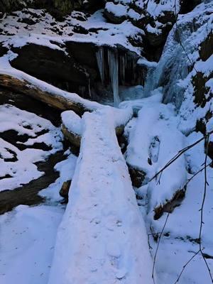 ❤️ #fyp #tiktokover30 #Hiking #hikemoreworryless #nature #waterfallsoftiktok #waterfall #chasingwaterfalls #winter #winterhikes #justbreathe 