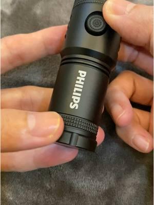 Philips LED Rechargeable Flash #TikTokShop #newyeardeals #philips #rechargeableflashlight #flashlight #philipsled #miniflashlight 