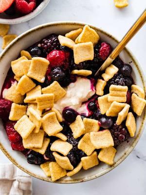 I've probably made this PB&J PROTEIN YOGURT BOWL 100 times now! 🥣🍓 If you haven't tried it yet, let this be your sign.  PS: It has 40 grams of protein and 12 grams of fiber, plus it takes like 5 minutes to make! #BreakfastObsession #HighProtein #HealthyBreakfast #YogurtBowl #ProteinPacked #FiberRich #YogurtBowl #ProteinYogurtBowl #PBJProteinBowl