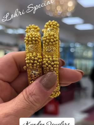 22K Gold Kangan ✨ #kundanjewelers #kundanjewelersny #bridaljewelry #bengali #indian #pakistani #punjabi #bridal #goldjewelry #goldkadey #goldbangle #jacksonheights #richmondhill #tracy #bakersfield #fresno #sacramento #yubacity #surrey #brampton #vancouver #kundanjewelry #bridalnecklace #goldjewelry #gold