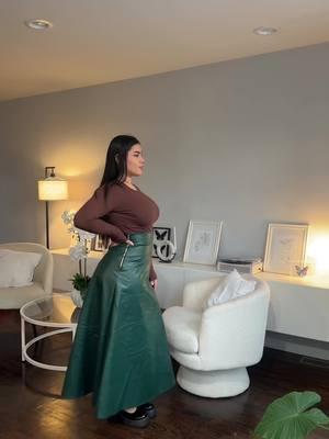 Leather green skirt with chunky shoes. #fashion #fashiontiktok #skirt #skirts #leatherskirt #fashiontok #fashioninspo #fashionfavorites #ttshop #fyp #paratii 