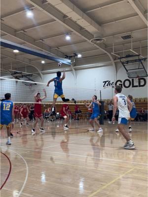 Get on up there @Cam😆😮‍💨 #uclamvb #volleyball #mensvolleyball #uclamensvolleyball #fyp #haikyuu #cameronthorne #volleyballplayers #gobruins 