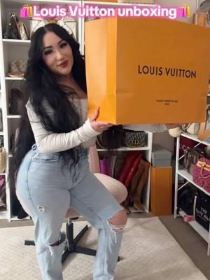 Louis Vuitton purse unboxing @Louis Vuitton  . #louisvuitton #pursecollection #pursetok #louisvuittonbag #louisvuittonlover #fyp #foryou #louisvuittonaddict #louisvuittoncarryall #lvcarryall #pinklvbag #pinklouisvuitton #luxurybags #lvunboxing #lvmurakami #louisvuittonmurakami #louisvuittonunboxing #lvunboxing 