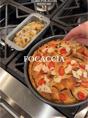 these turned out SO GOOD. Also the onion didn’t actually taste burnt so gonna try to figure out how to make that again #focaccia #focacciabread #Recipe #focacciatutorial #howtofoccaccia #privatechef #hosting #hostingappetizers #hostinganeventamonth #appetizer #easyappetizers #overnightfocaccia #appetizerideas 