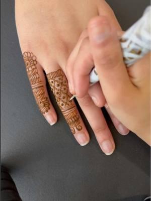 Follow me on ig: @halas.henna #henna #fyp #wedding #xyzbca #hennatiktok #hennaart #mehndi #tattoo #hennaartist #fypシ #hennatattoo #mehndidesign #hennatok #hennavideos #talent #art #pretty #india #desi 