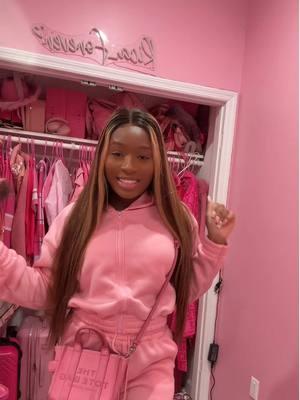 How cute is this pink 3 piece set from TikTok shop! 💓 #pinklifestyle💕 #pinklivingroom #pinklifestyle #pinkcloset #pinkclothes 