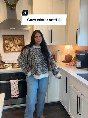 Cozy Winter Outfit ❄️ Follow my YOUTUBE & IG TheFighome everywhere 🫶🏼🥺 #fashiontiktok #winteroutfit #winterfashion #outfitinspo #uggultramini 