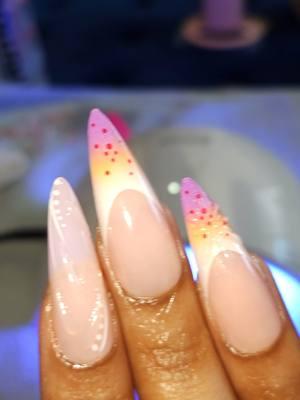 Another SHEIN press on slayyyyy 😅  #2dollars 🤭 #shein #pressonnails #sheinpressonnails #nails #uvlamp #geltopcoat #diynails #nailsathome #zflipquality #zflip5 