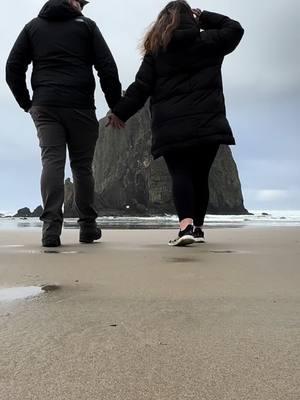 Just over here posting my drafts ❤️  #pnw #cannonbeach #oregon #haystackrock #theocean #oceanview #getoutside #romantice #romance #boyfriend #enjoyinglife #enjoyinglifetothefullest 