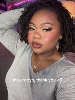 @Robyn Anderson #cutcreasemakeup #blackgirlmakeup #fairfieldmakeupartist #amen #smokeyeyemakeuplook 