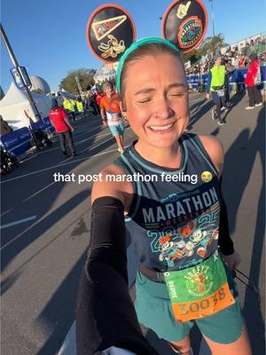 The culmination of the hours and miles of training for this one moment…there’s truly something so special about it. 🥹 #rundisney #runtok #runnergirls #runner #rundisneymarathon #disneymarathon #disneymarathonweekend #rundisneymarathonweekend #runnergirl #runnerinspiration #marathonrunner 