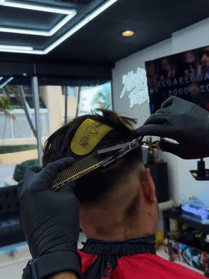 Las Dragón Shears y Tijeras 🐉 en ORO⚡️ Para todo tipos de Pelos Estas no Fallan 💡 #barbertools #barber #haircut #barbershop #hair #visionarybarbers #barbero #recorte #hairtools #shears #tijeras 