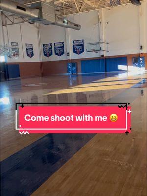 Come shoot with me as a intercollegiate wheelchair basketball player ♿️🏀  #wheelchairbasketball #adaptiveathlete #studentathlete #utarlington #uta #fyp 