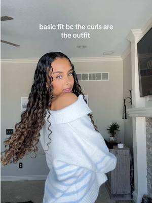 curls are always the outfit tbh!😚👩🏽‍🦱 #curlyhair #curlyhairroutine #basicoutfit #relateable #grwmgirl #fypシ #fyp #fyppppppppppppppppppppppp #xybca 