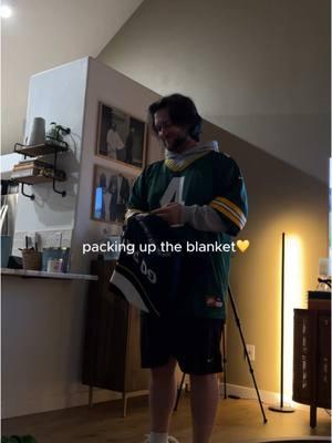 Packing up the blanket til next season! It was so fun sharing our love for the @Green Bay Packers this season with you all!🏈🧀 #gopackgo #packers #greenbay #ditl #sundayvlog #sundayroutine #sundayfootball #realisticlifestyle #realisticlifestylecontent #timestampsvlog 