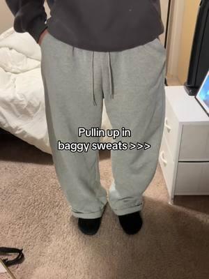 Best baggy sweatpants ever 🔥🔥 #baggypants #baggysweatpants #baggysweats #mensfashion #fashiontiktok #TikTokShopLoveAtFirstFind #spotlightfinds 