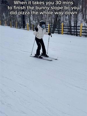 Other skiers: 🍟 Me: 🍕 lmao @Massanutten Resort #fyp #skiweekend #skitrip #massanutten #massresort #skiier #skiing #skiingvideos #skiingtiktok 