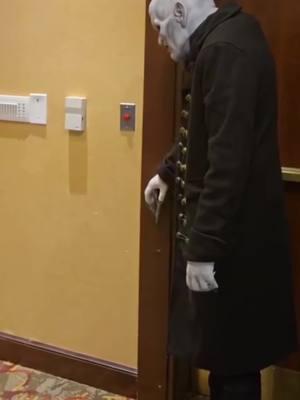 oMg iTs tHe GUy fRoM SPonGeBoB #nosferatu #nosferatucosplay #roberteggars #countorlok #countorlokcosplay #ichibancon #ichibancon2025 #countorlokedit 