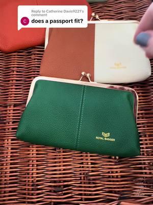 Replying to @Catherine Davis9221 #cardprotection #clutch #clutchwallet #wallet #womensfashion #womensclutch #purse #walletleather #RFID #royalbagger #genuineleather #kisscloseclutch 