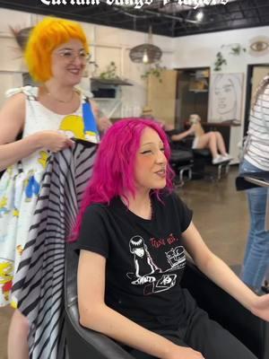 It had been six months since her last appointment and it was definitely time to bring up her layers and trim her bangs. #sacramentohairstylist #althairstylist #salonasmr #layeredhaircut #razorhaircut #curtainbangs #pinkhair 