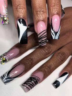 🖤🤍 #foryoupage #nails #nailart #nashvillenails #blackandwhitenails #nailtech #tiktoknails #fypnails #fypシ 