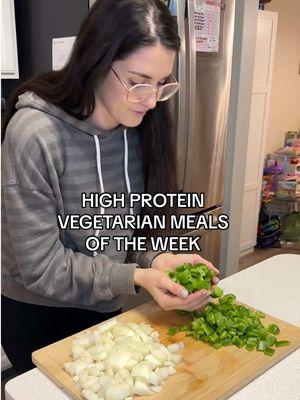 I usually cook 3-4 veggie meals a week and make big batches so there’s lots of leftovers to carry me through! Let me know if you want the recipe breakdown for any of them and I’ll be happy to share! I have the meaty versions too since that’s what I cook for my family🫶🏻 #highprotein #vegetarian #recipes #foodfortheweek #mealprep #whatweate #whatiate #mealplanning 