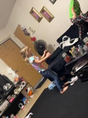 #selfdefense #standsherown #brotherandsisterlove #bonding #himteachingher #ipromisetheyloveeachother #siblingsbelike #shestheboss #minime #shewontbebullied 