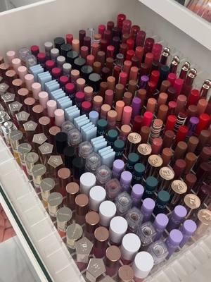 Let’s organize lipglosses, lipoils and lipsticks ✨ #makeup #makeuptok 