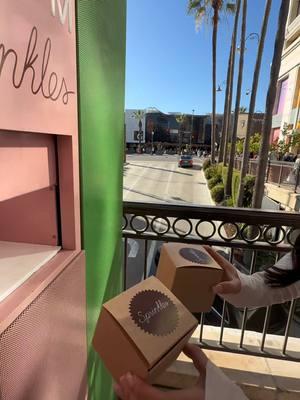 Sprinkles mukbang✨🧁 @Sarah Higuera  @Sprinkles  #mukbang #mukbangeatingshow #cupcake #sprinkles #glendale #tastesdifferent #bestfriend #tastetest #americna #Love #fypシ゚viral #fypシ #fyp 