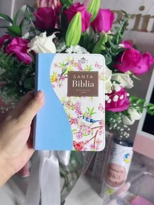 Todas nuestras Biblias están disponibles en nuestra tienda online  https://mujersabia.shop Nuestro link también está en mi perfil #disponiblesenmitiendaonline💻 #bibliareinavalera1960 #bibliasagrada #bibliaspersonalizadas #bibliabolsillo 