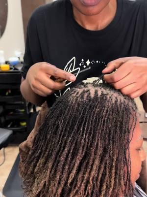 #fyp#rootlocksjourney #interlocking #BlackTikTok #retwist #retwist #microloc #locdcommunity #microlocks #dreadslocks #locrepairs #rootlocksconsultant #blackgirlmagic #interlocking #locs #dreadlocks #fyp #natiralhairtiktok 