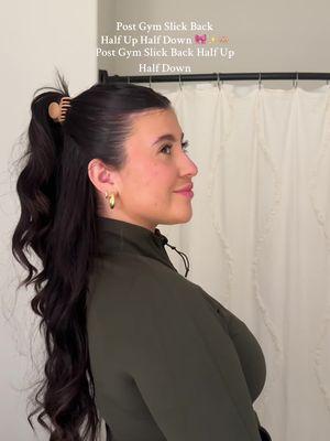 I love me a good slick back 🎀💅🏼✨ #halfuphalfdown #halfuphalfdownhairstyle #halfuphairstyle #gymhair #hairstyle #hairtutorial #viral #easyhairstyles #slickback #slickbackbun #hairhacks  