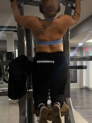 consistency > motivation #GymTok #gymgirl #GymLife #gymmotivation #fitnessmotivaton #FitTok 