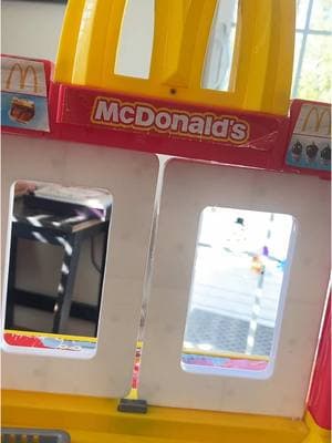 Replying to @𝓒💆🏻‍♀️ #lacosinitademcdonalds #mcdonaldsplaykitchen #haciendopedidos #makingorders #mcdonaldsdrivethruplaykitchen #jugando #playpretend #haztupedido #makeurorder 